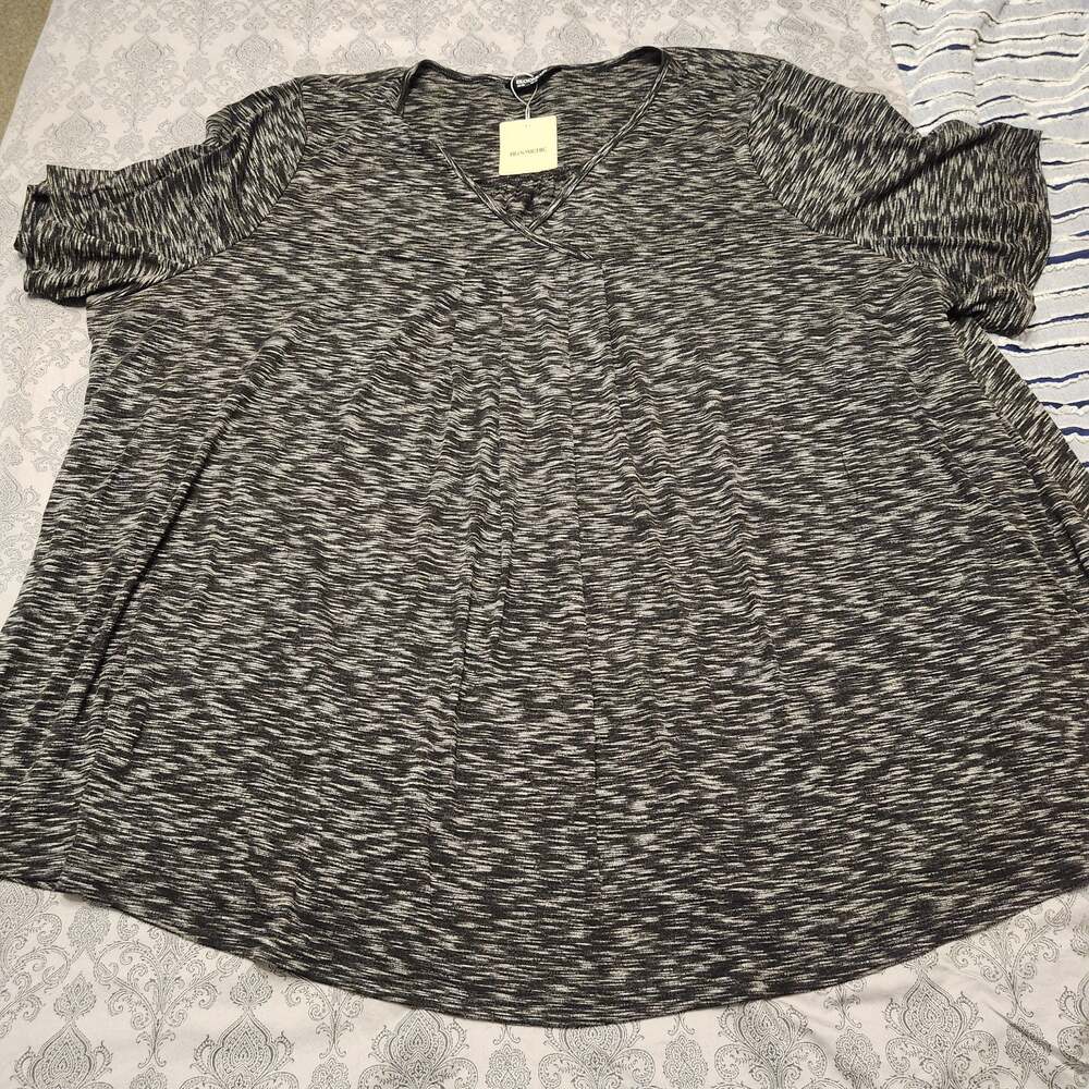 BloomChic Short Sleeve V-Neck Space Dye Tunic Blouse